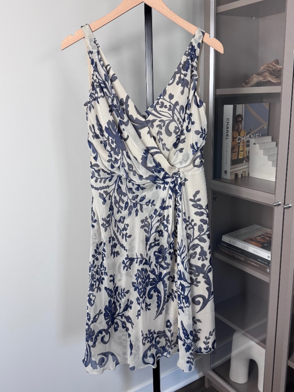 VTG Valentino Silk Beige Black Floral Sleeveless Faux Wrap Tea Dress 44 US 8